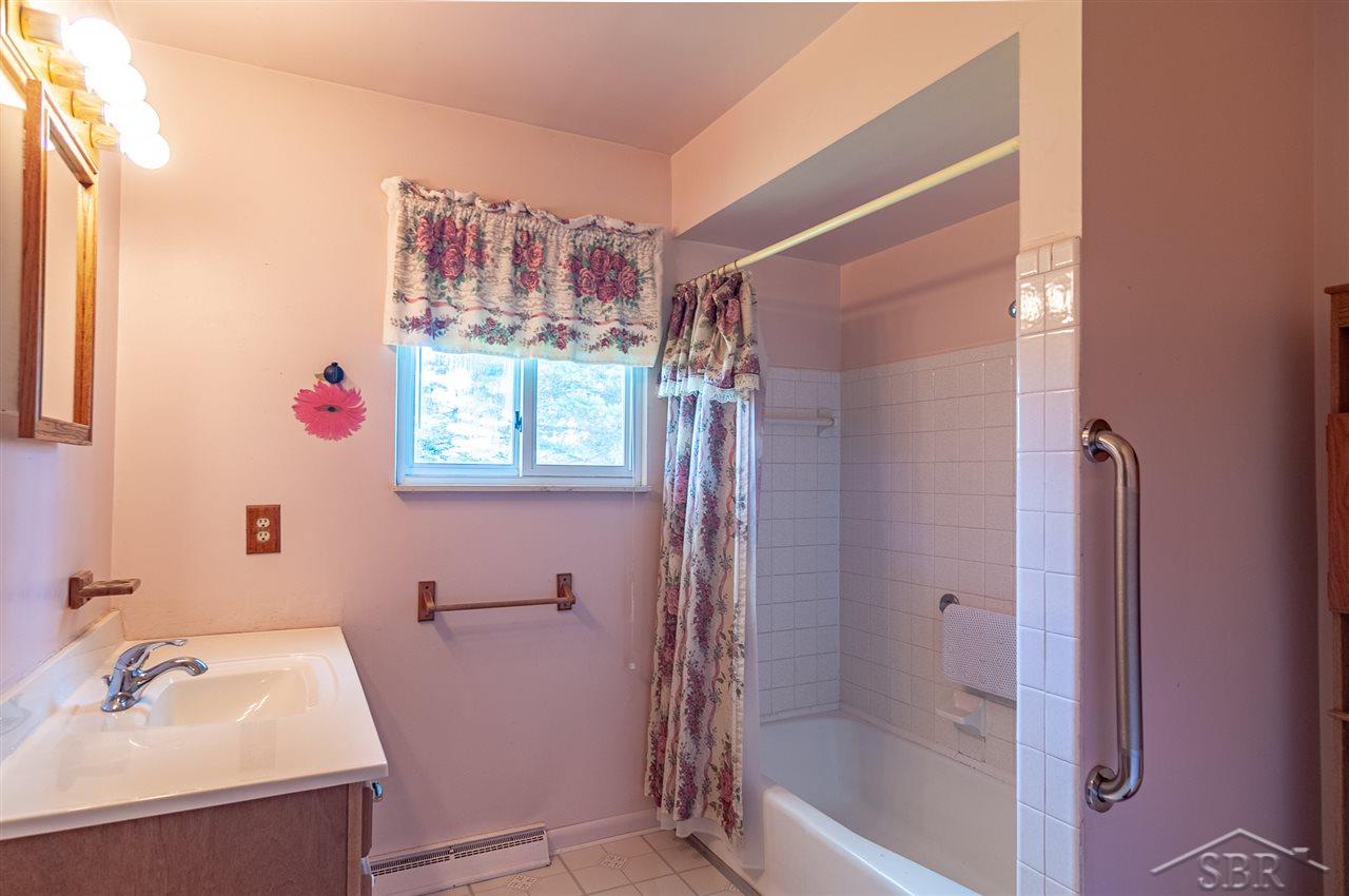 3575 Studor Road Saginaw, MI 48601 - Photo 8 of 14 50011243-7.JPG