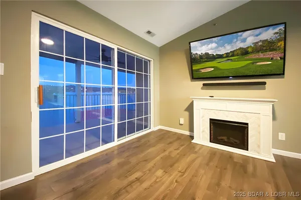 $322,500 | 182 Sac Road, Unit C401, Sunrise Beach, MO 65079