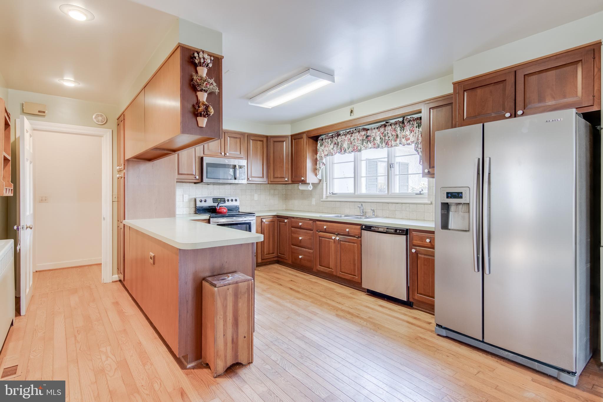 121 West Ring Factory Road Bel Air, MD 21014 - Photo 7 of 46 Kitchen.