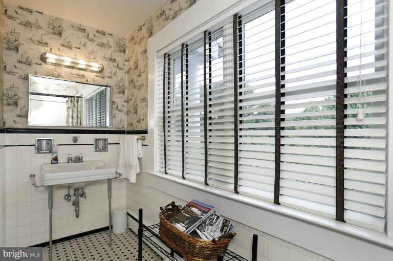 230 Wroxeter Drive Arnold, MD 21012 - Photo 13 of 29 Bath