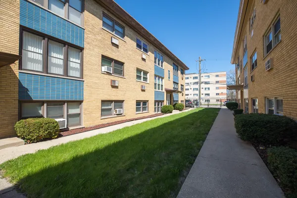 $69,000 | 9211 South Cottage Grove Avenue, Unit 9C2, Chicago, IL 60619