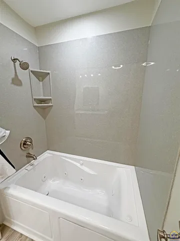 $265,000 | 3219 Southeast Arbor Drive, Topeka, KS 66605