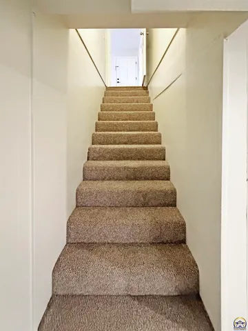 $265,000 | 3219 Southeast Arbor Drive, Topeka, KS 66605