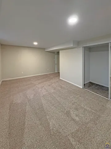 $265,000 | 3219 Southeast Arbor Drive, Topeka, KS 66605