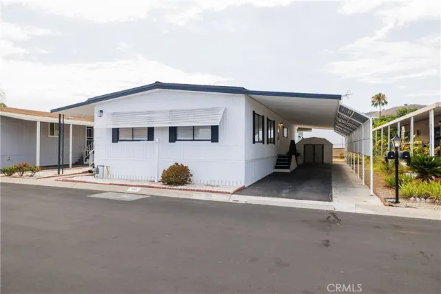 a view of a house with entertaining space