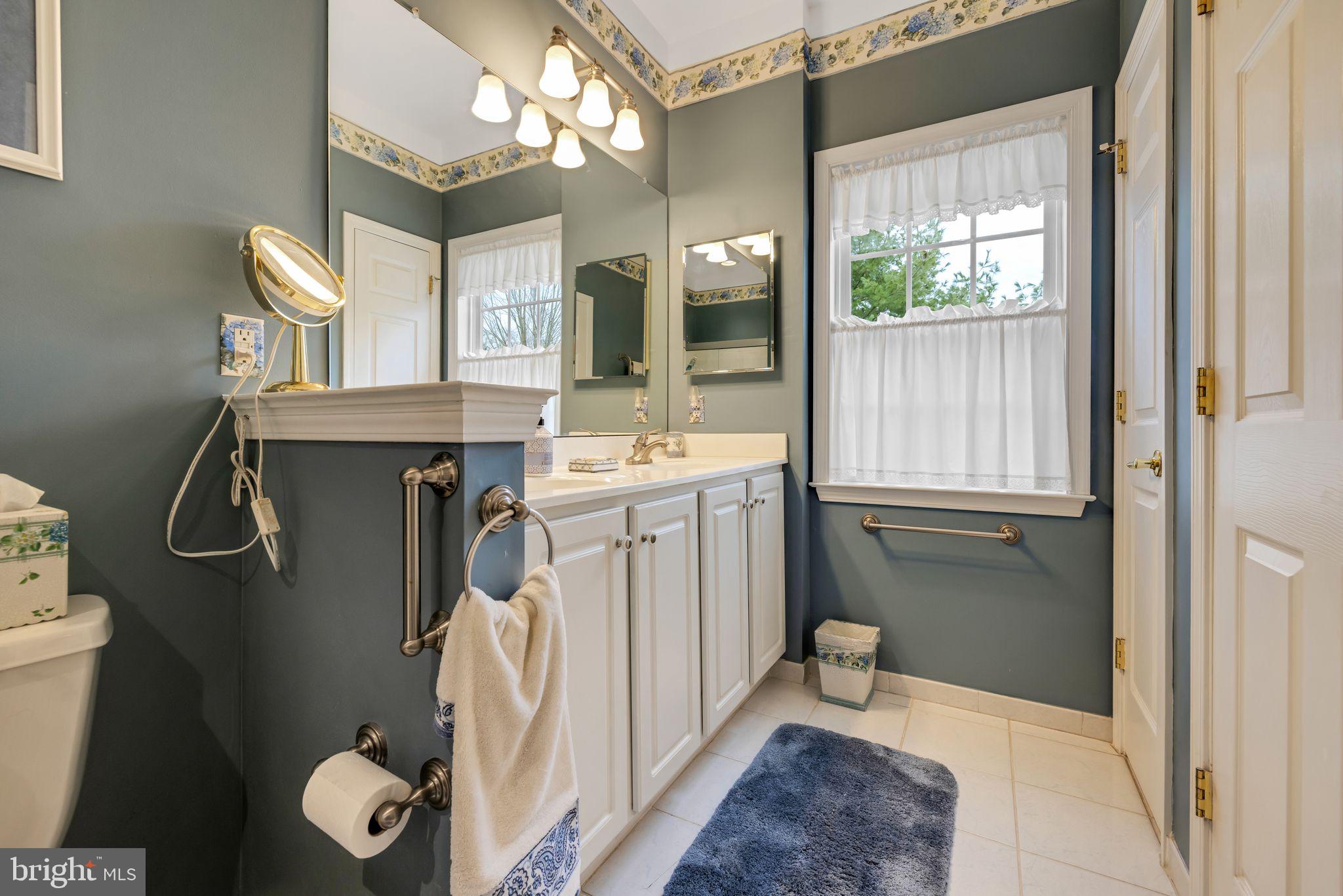 22 Dresner Circle Upper Chichester, PA 19061 - Photo 17 of 31 Primary bathroom - first floor