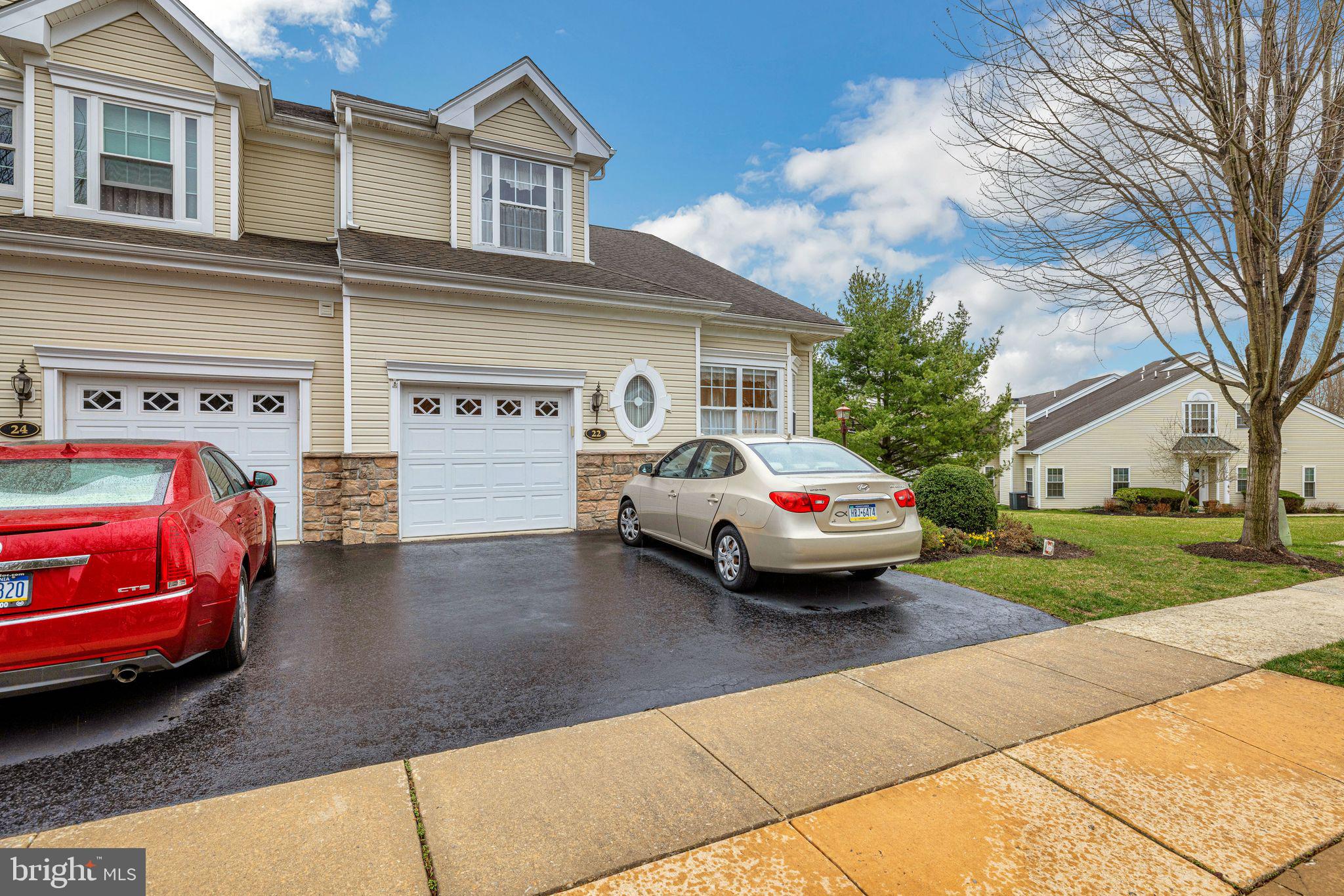 22 Dresner Circle Upper Chichester, PA 19061 - Photo 2 of 31 Garage + driveway parking