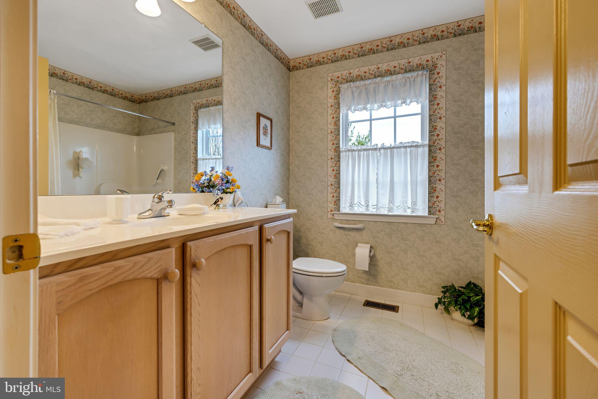 22 Dresner Circle Upper Chichester, PA 19061 - Photo 21 of 31 Guest bathroom