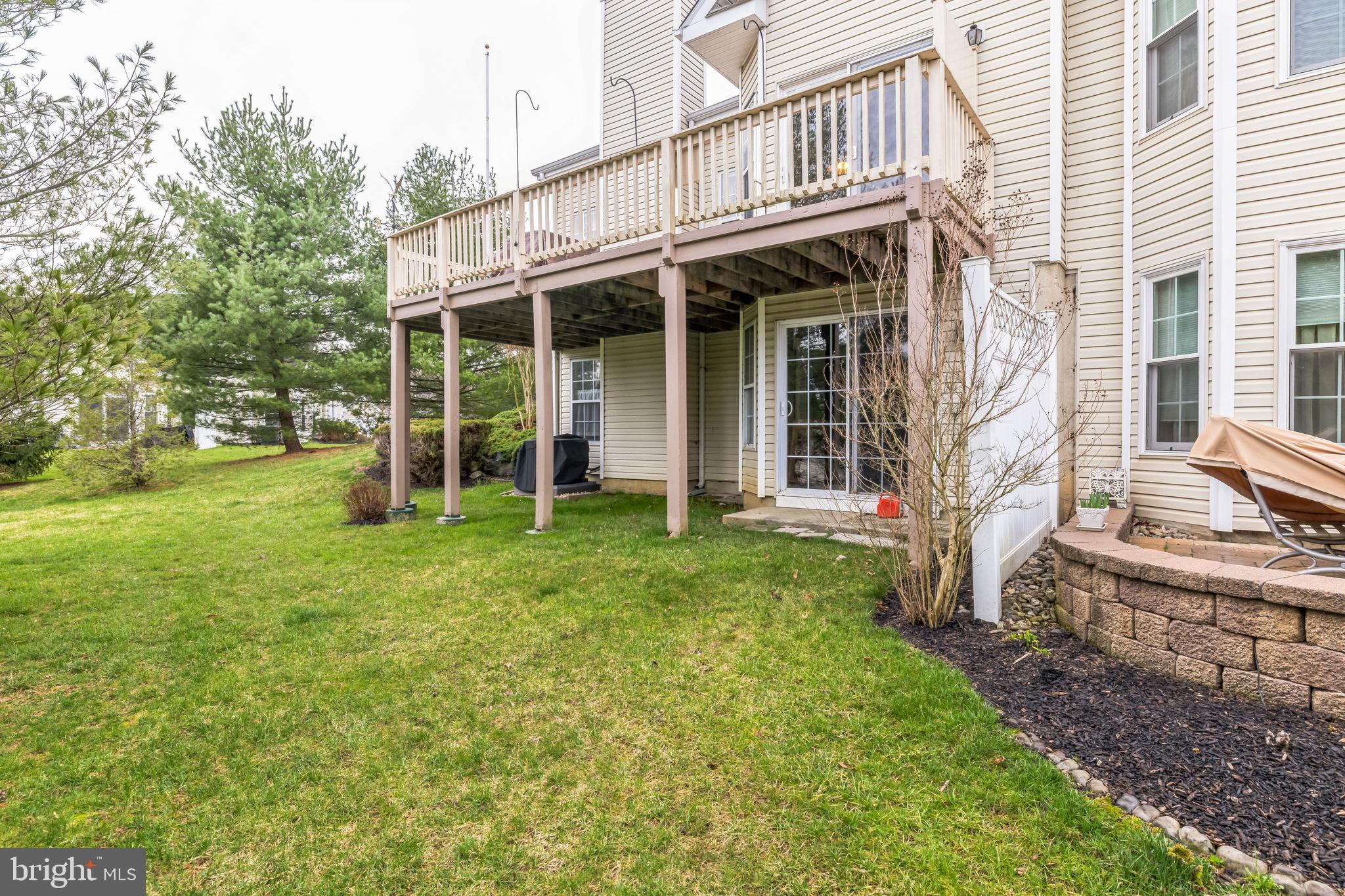 22 Dresner Circle Upper Chichester, PA 19061 - Photo 29 of 31 Rear view