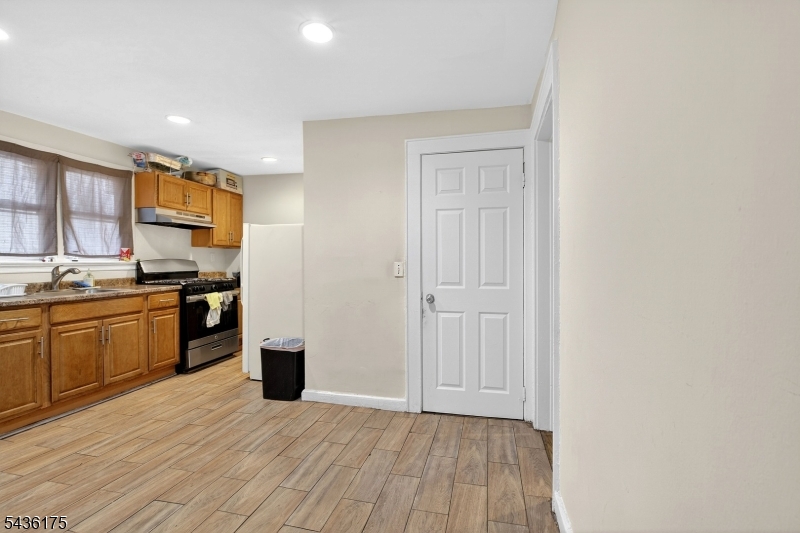 527 Valley Street, Unit 2 Orange, NJ 07050 - Photo 25 of 38