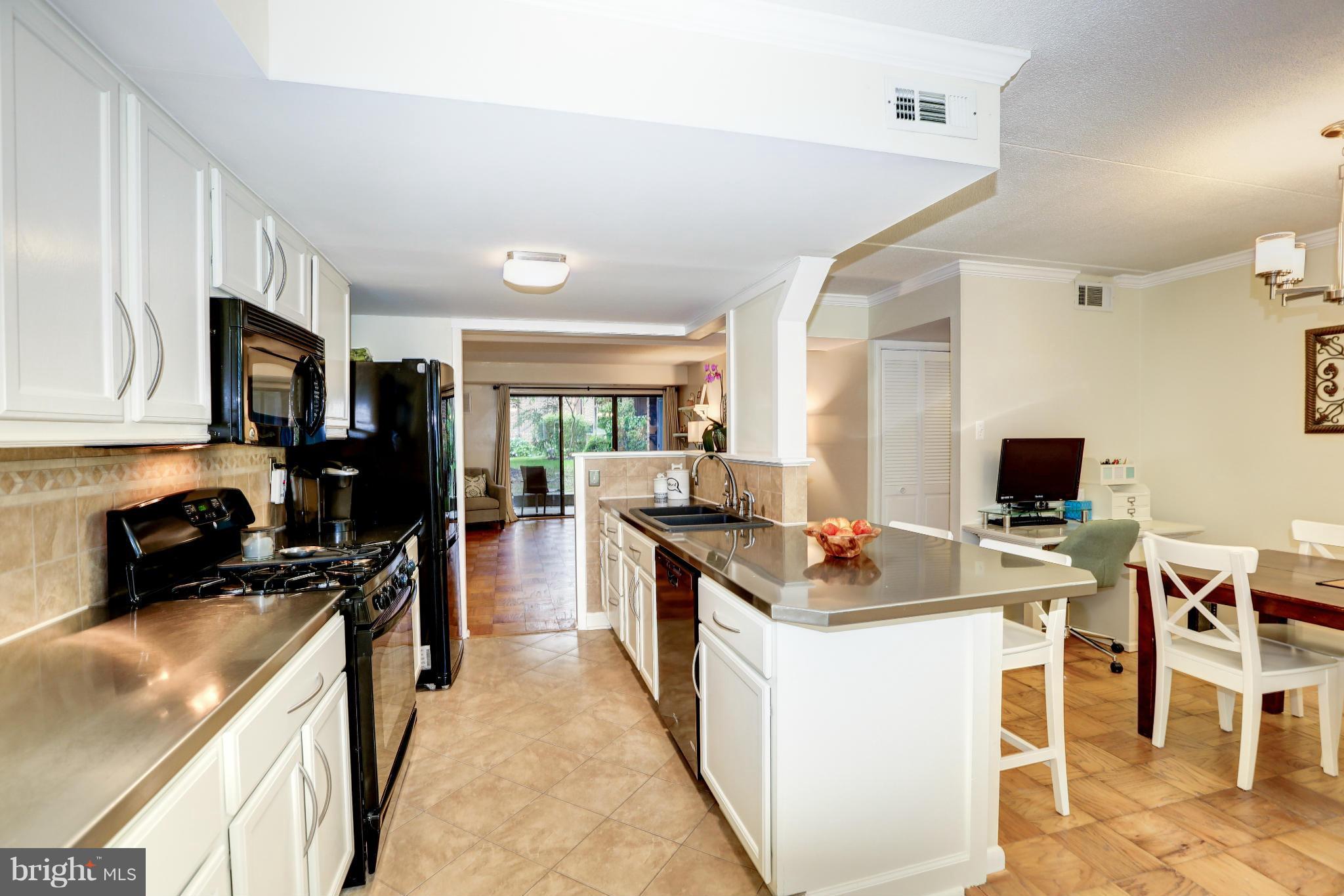 5236 West Running Brook Road, Unit 102 Columbia, MD 21044 - Photo 15 of 29 Kitchen
