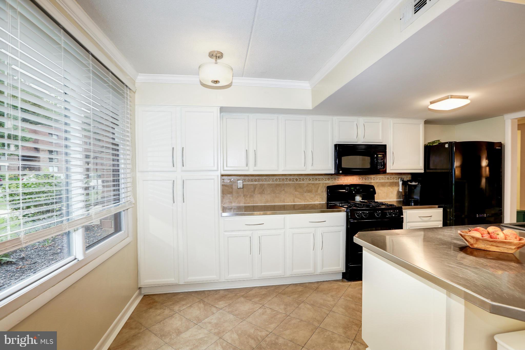 5236 West Running Brook Road, Unit 102 Columbia, MD 21044 - Photo 10 of 29 Kitchen