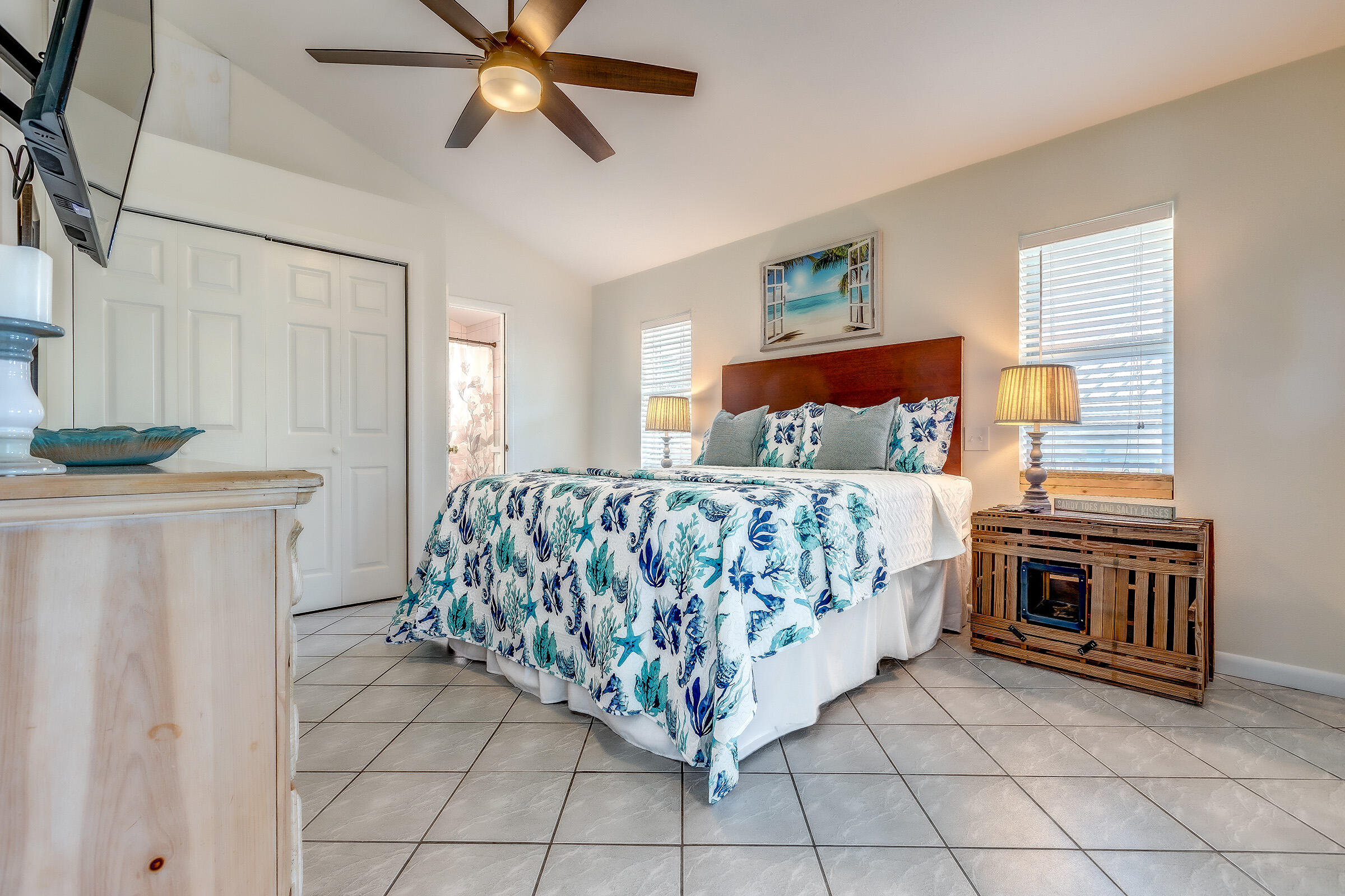 28565 Anne Bonny Road Summerland Key, FL 33042 - Photo 16 of 36 Guest Bedroom