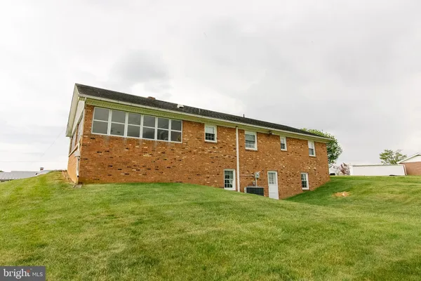 $1,900 | 433 Mill Road, Woodstock, VA 22664