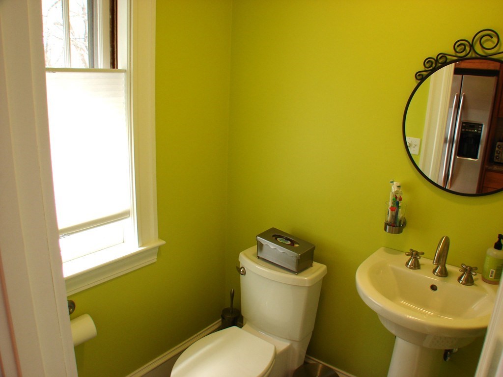 128 Brooks Avenue Arlington, MA 02474 - Photo 15 of 23