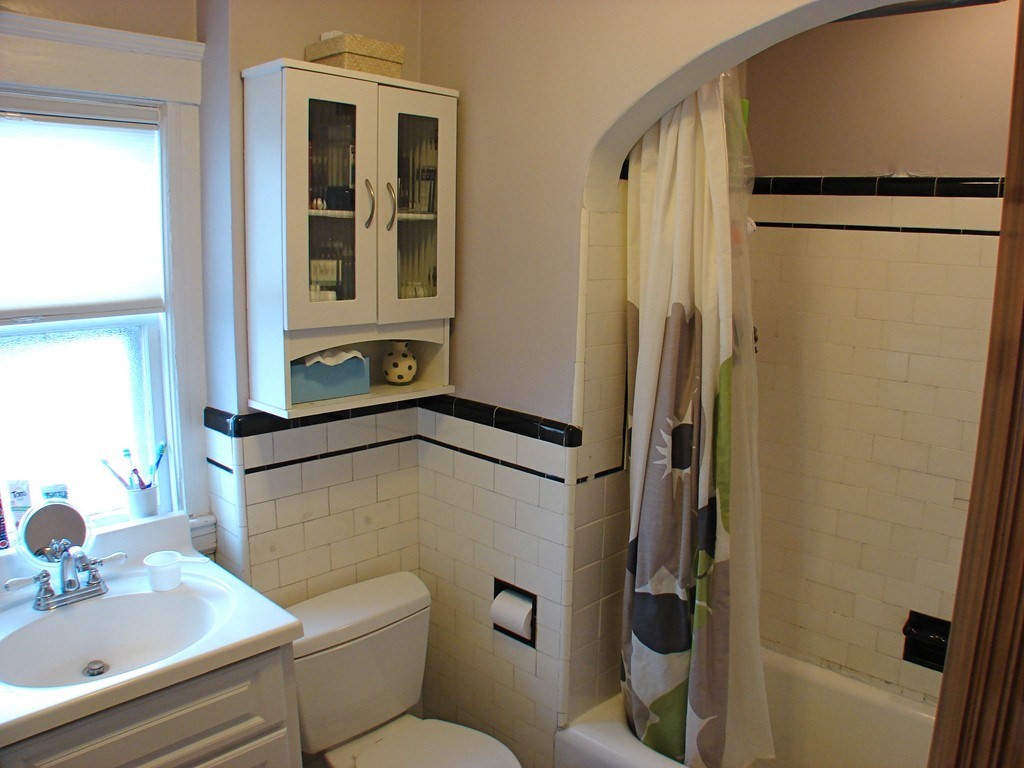 128 Brooks Avenue Arlington, MA 02474 - Photo 21 of 23