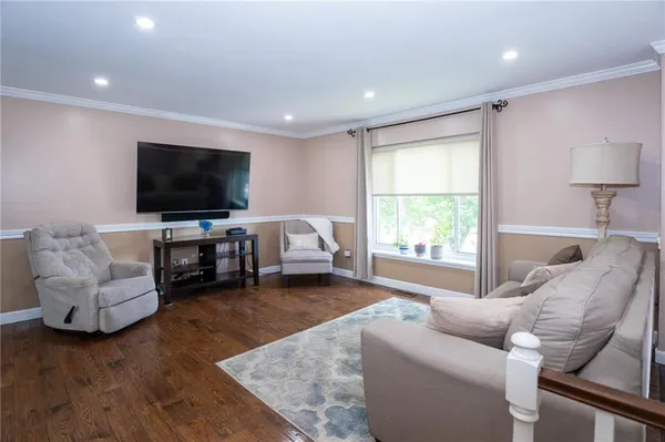 $364,900 | 166 Walden Way, Imperial, PA 15126