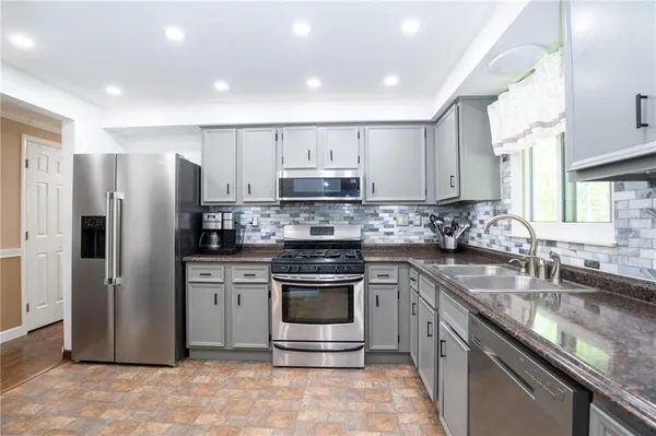 $364,900 | 166 Walden Way, Imperial, PA 15126