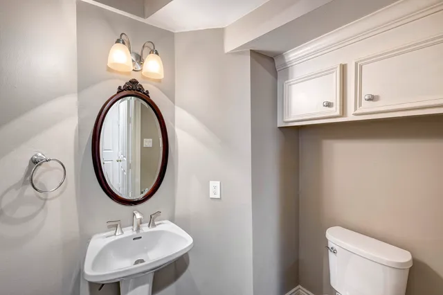 $899,500 | 1226 Ripple Creek Drive, Houston, TX 77057