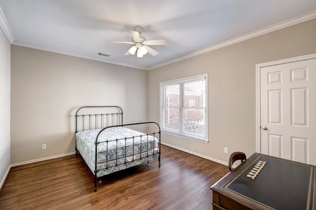 $899,500 | 1226 Ripple Creek Drive, Houston, TX 77057