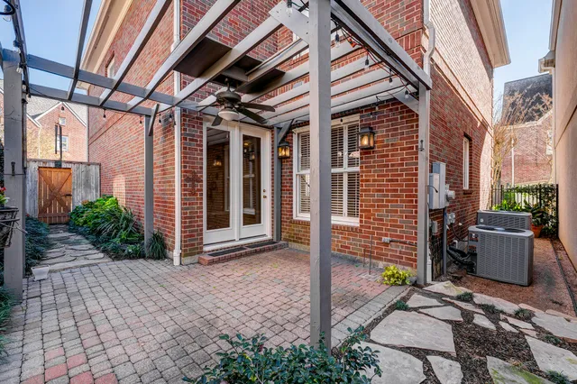 $899,500 | 1226 Ripple Creek Drive, Houston, TX 77057