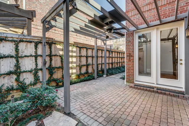 $899,500 | 1226 Ripple Creek Drive, Houston, TX 77057