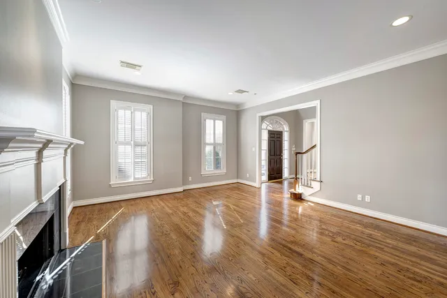 $899,500 | 1226 Ripple Creek Drive, Houston, TX 77057