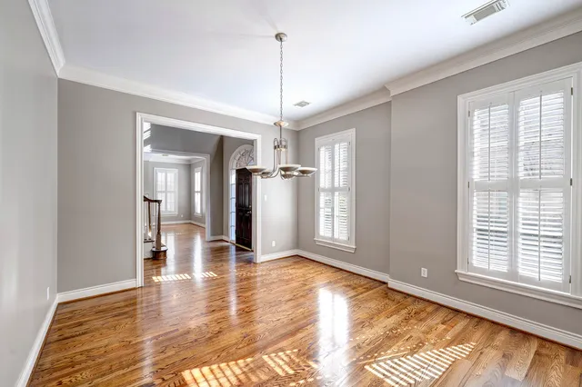 $899,500 | 1226 Ripple Creek Drive, Houston, TX 77057