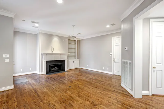 $899,500 | 1226 Ripple Creek Drive, Houston, TX 77057