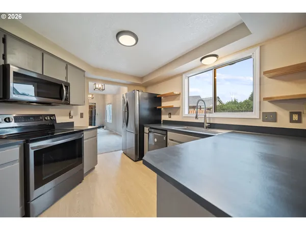 $484,900 | 21455 Southwest Lois Street, Beaverton, OR 97003