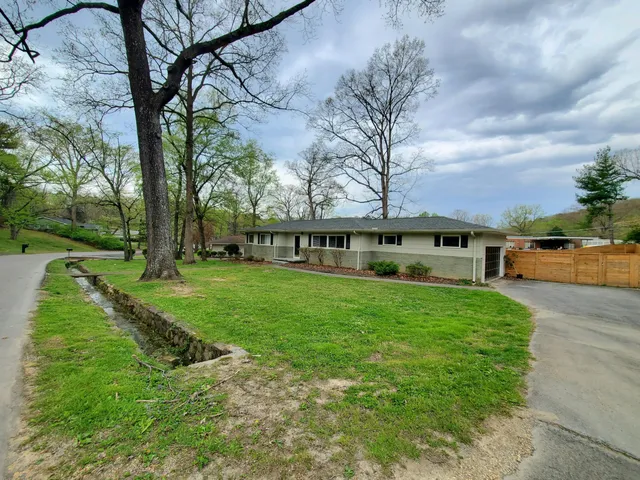 $2,400 | 2531 Avalon Circle, Chattanooga, TN 37415