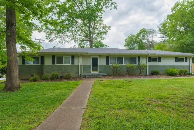 $2,400 | 2531 Avalon Circle, Chattanooga, TN 37415