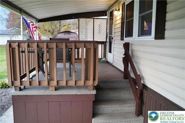 a view of a entryway door of the house