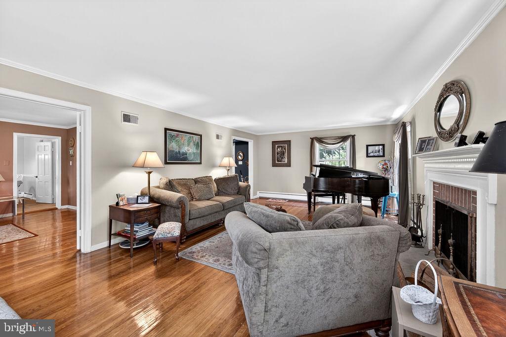 718 Darby Paoli Road Newtown Square, PA 19073 - Photo 8 of 30