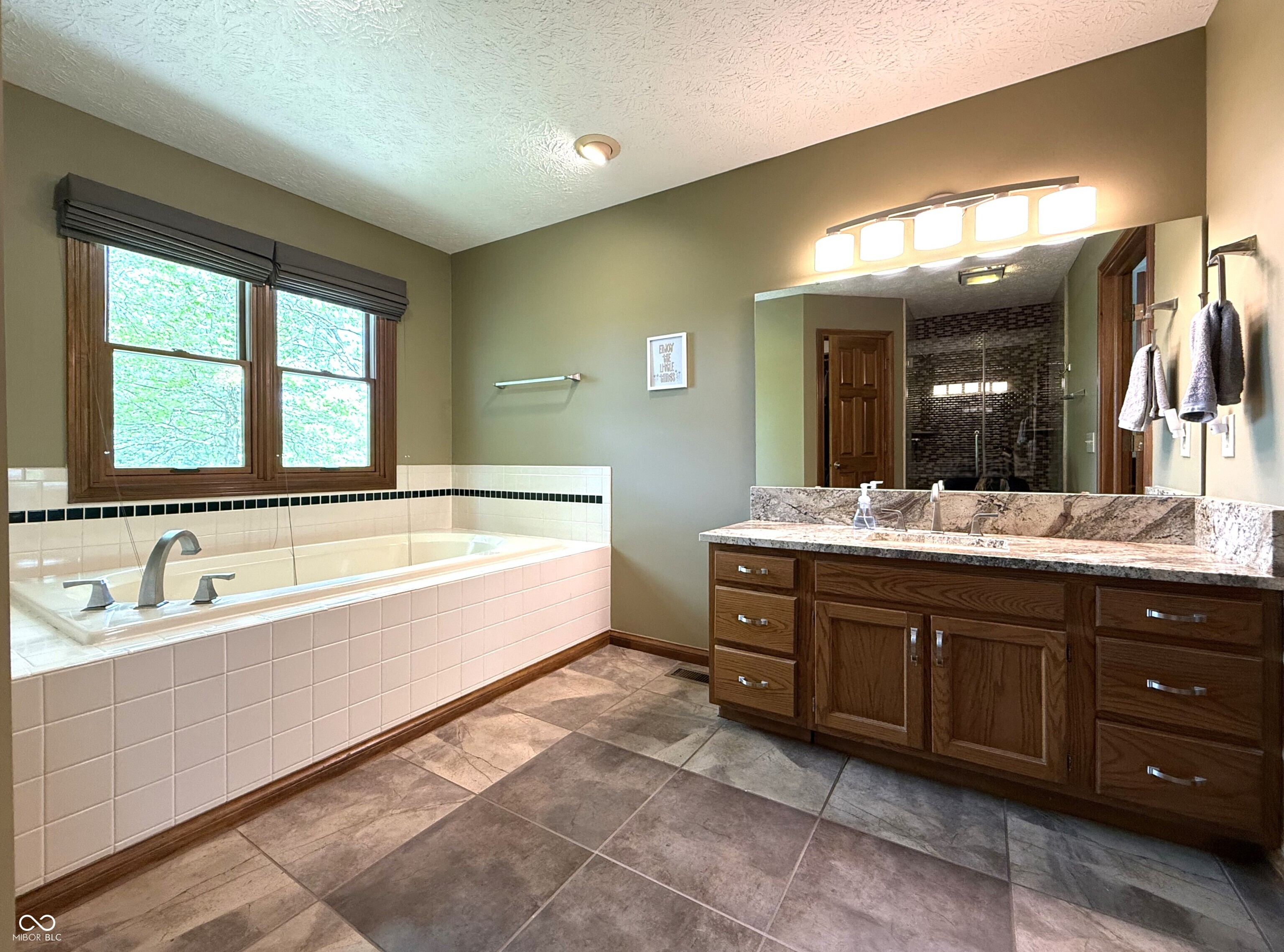 6040 Hunters Ridge Drive Plainfield, IN 46168 - Photo 18 of 34