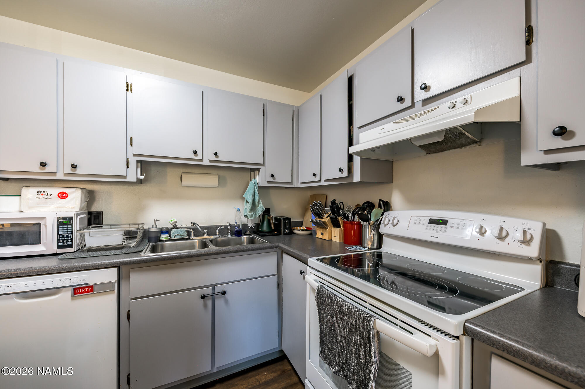 1200 South Riordan Ranch Street, Unit 126 Flagstaff, AZ 86001 - Photo 12 of 34 Kitchen