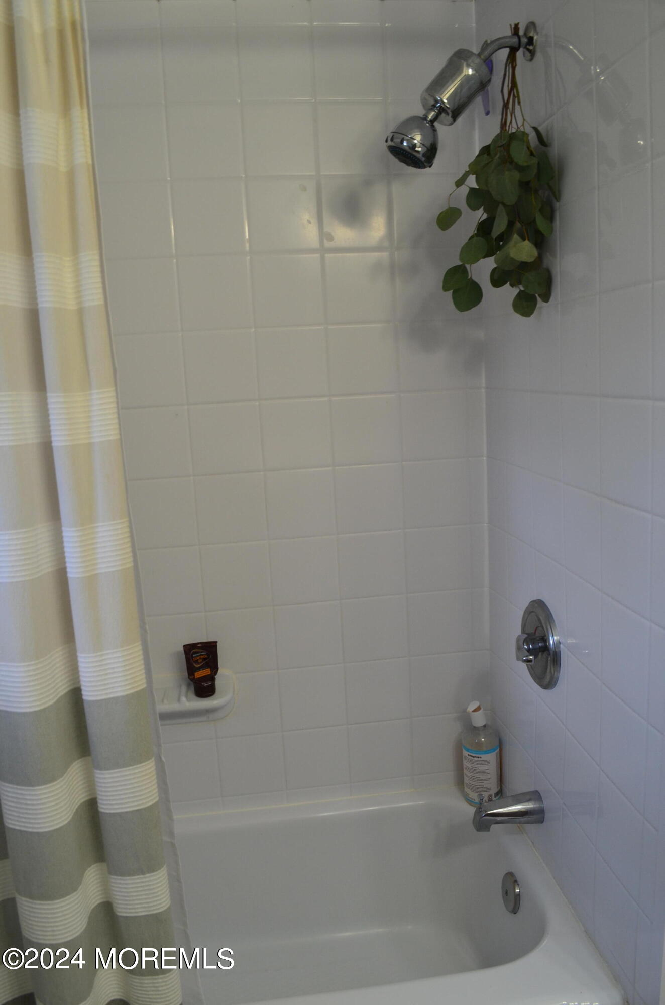 465 Dutch Neck Road East Windsor, NJ 08520 - Photo 23 of 40 DSC_0115