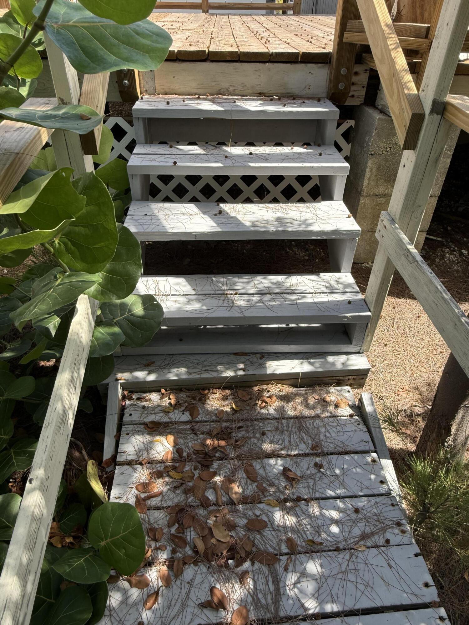 27960 Porgie Path Summerland Key, FL 33042 - Photo 6 of 30 a close up of a stove