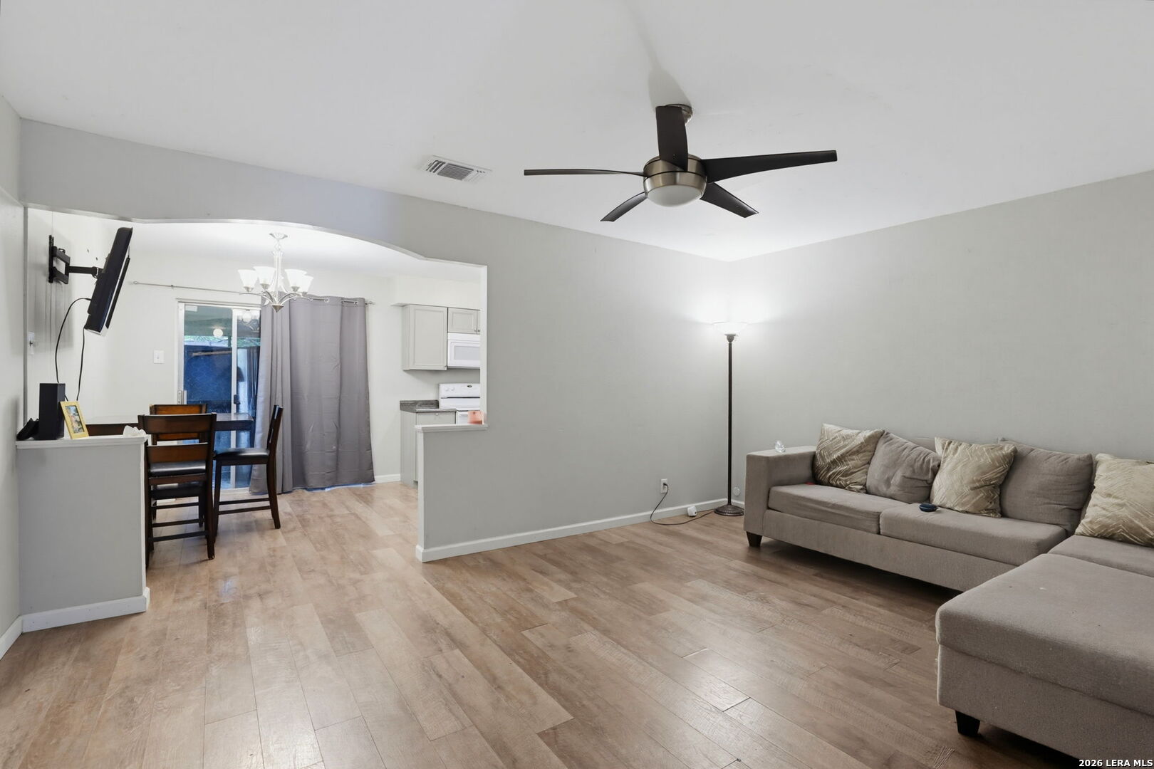 1502 Eichen Road New Braunfels, TX 78130 - Photo 4 of 27