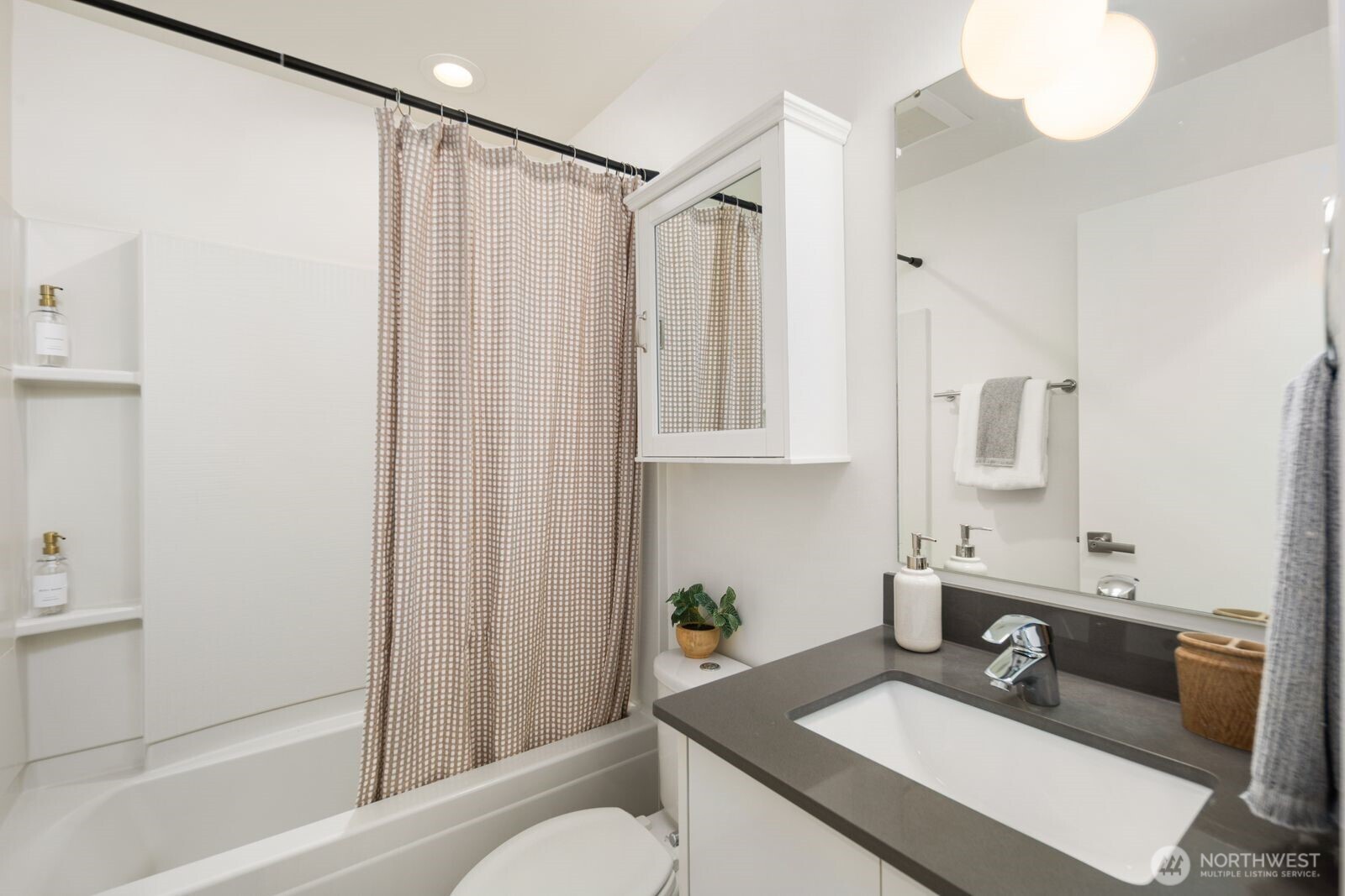 822 Northwest 49th Street, Unit A Seattle, WA 98107 - Photo 18 of 30