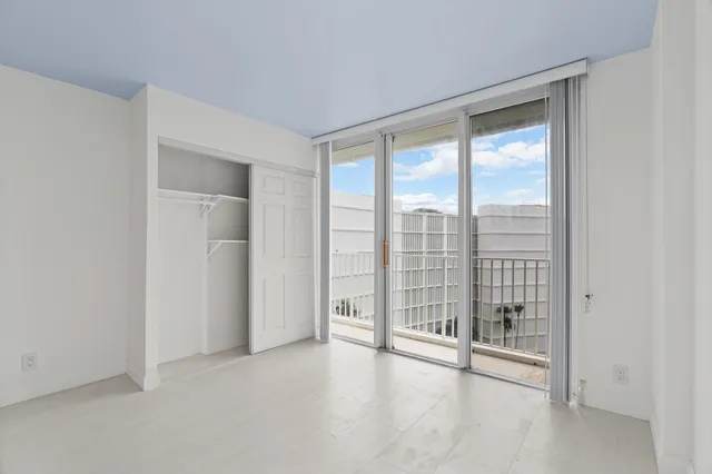 a view of a livingroom with an entryway