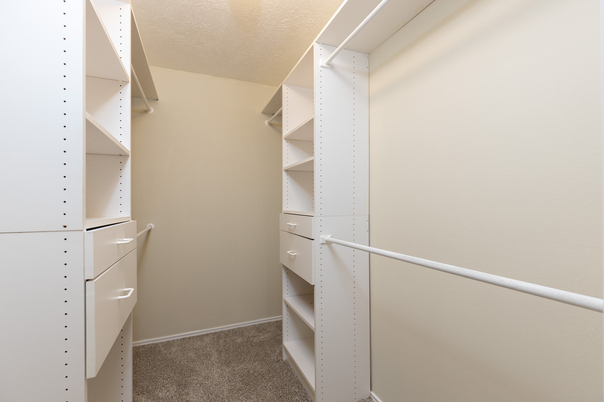 3422 Keygate Drive Spring, TX 77388 - Photo 18 of 32 a view of an empty walk in closet