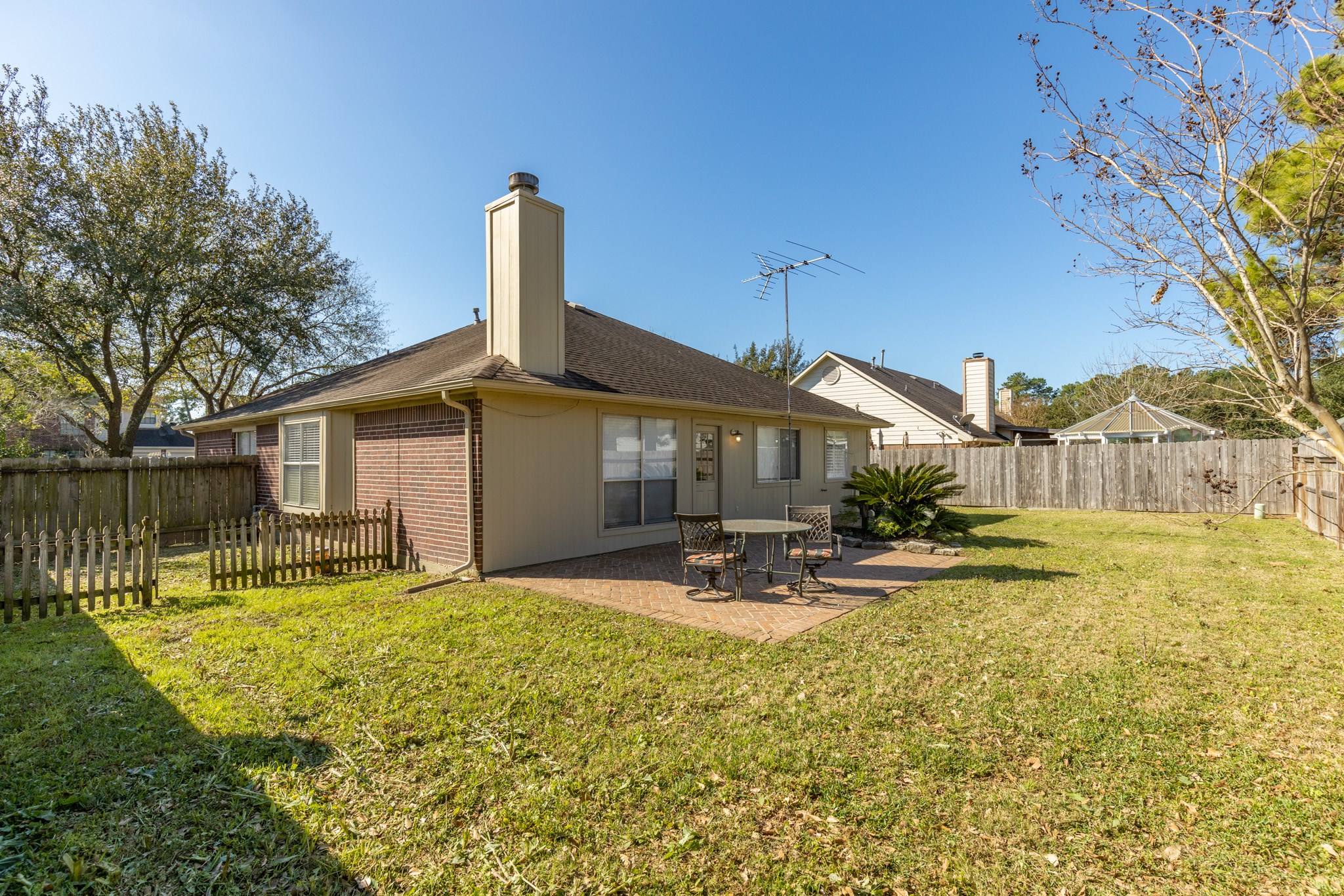 3422 Keygate Drive Spring, TX 77388 - Photo 28 of 32 a view of a house with backyard and sitting area