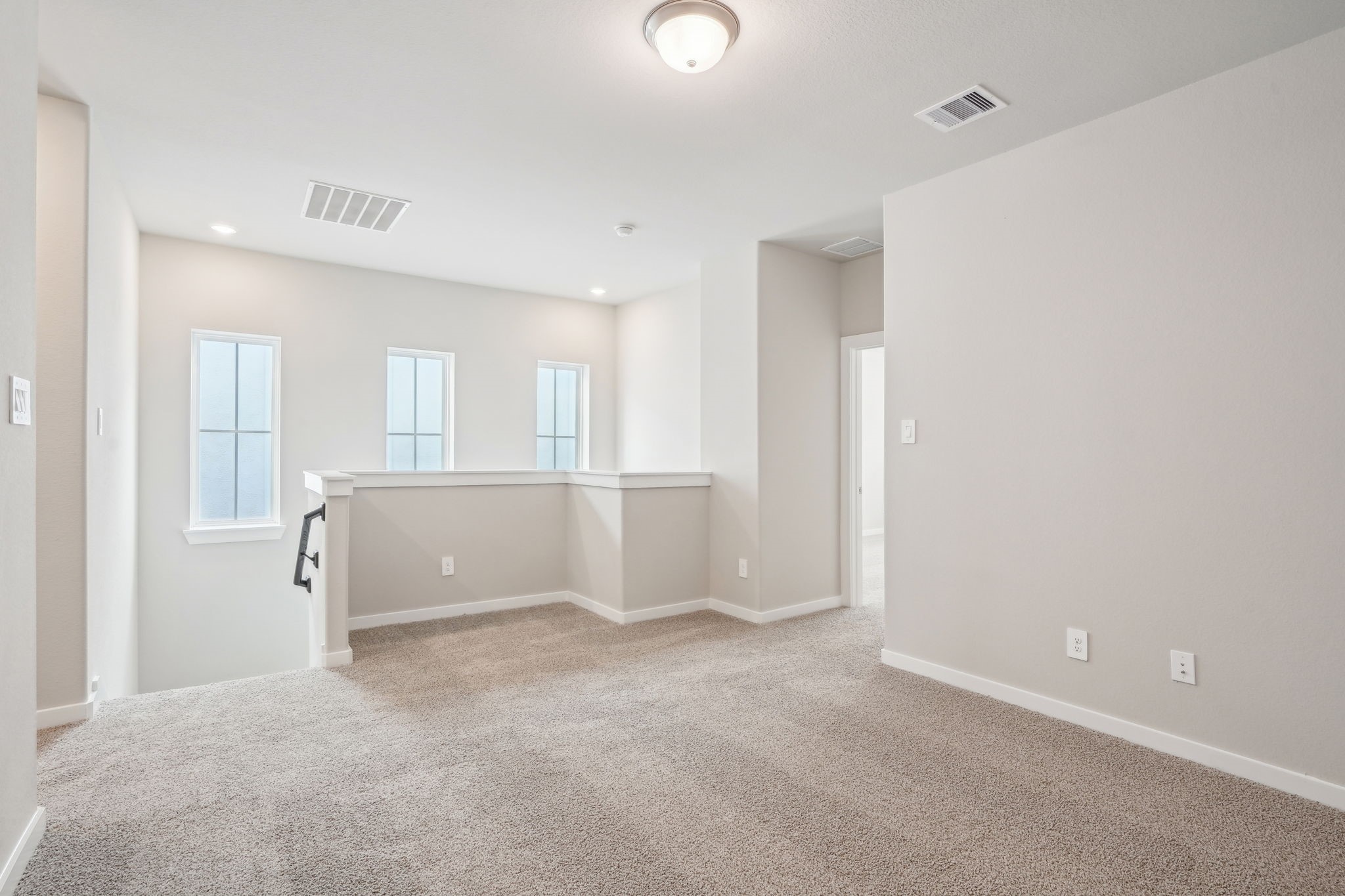 3119 Quiet Sunset Drive Houston, TX 77080 - Photo 19 of 46 a view of an empty room