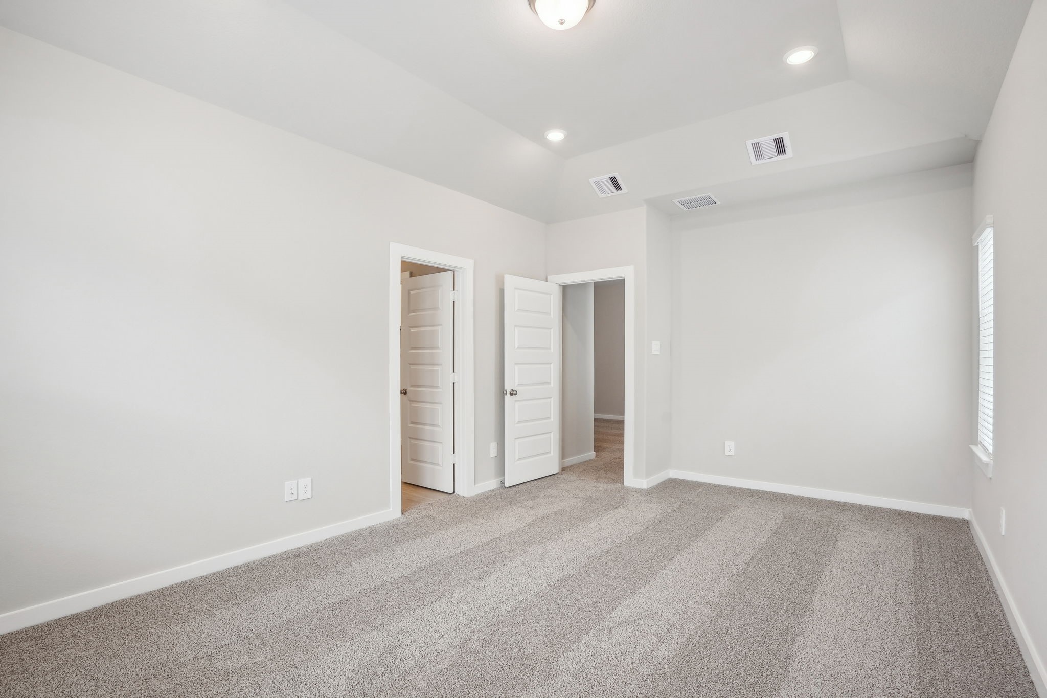 3119 Quiet Sunset Drive Houston, TX 77080 - Photo 21 of 46 a view of an empty room