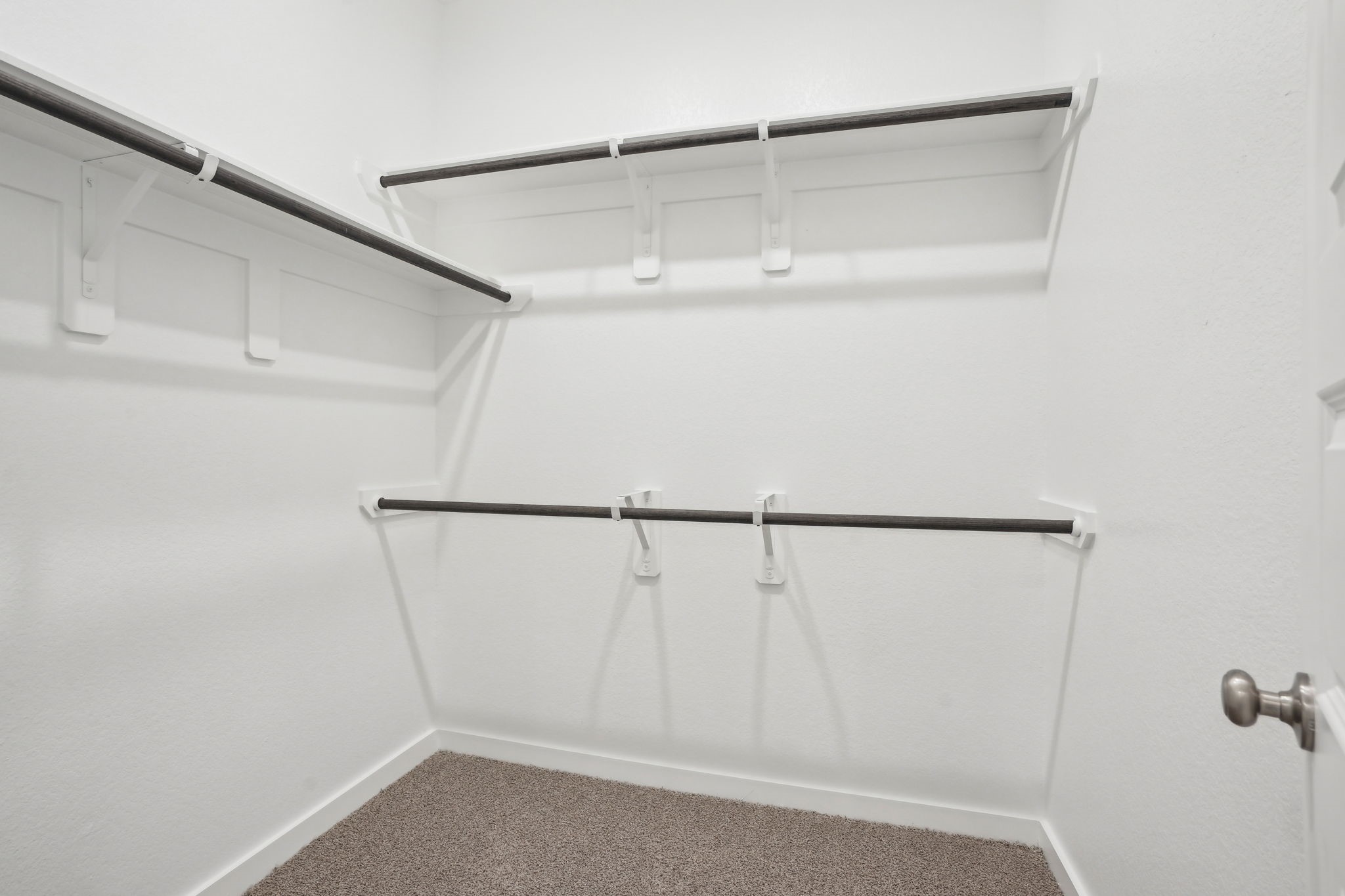 3119 Quiet Sunset Drive Houston, TX 77080 - Photo 28 of 46 a view of an empty walk in closet