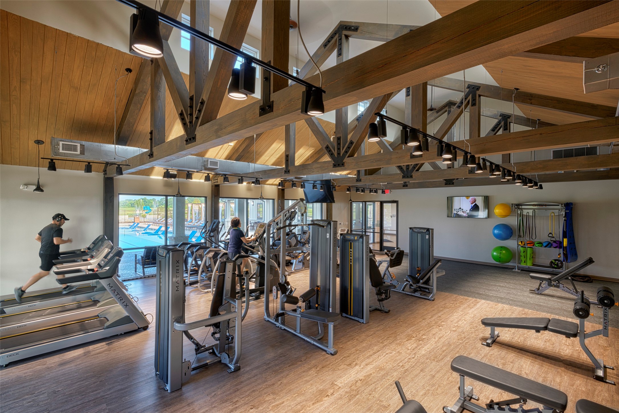 3119 Quiet Sunset Drive Houston, TX 77080 - Photo 39 of 46 a view of a room with gym equipment