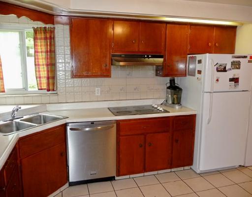 21 Pontiac Road Bethel Park, PA 15241 - Photo 6 of 18 Kitchen.