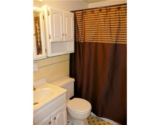 21 Pontiac Road Bethel Park, PA 15241 - Photo 10 of 18 Full Bath.