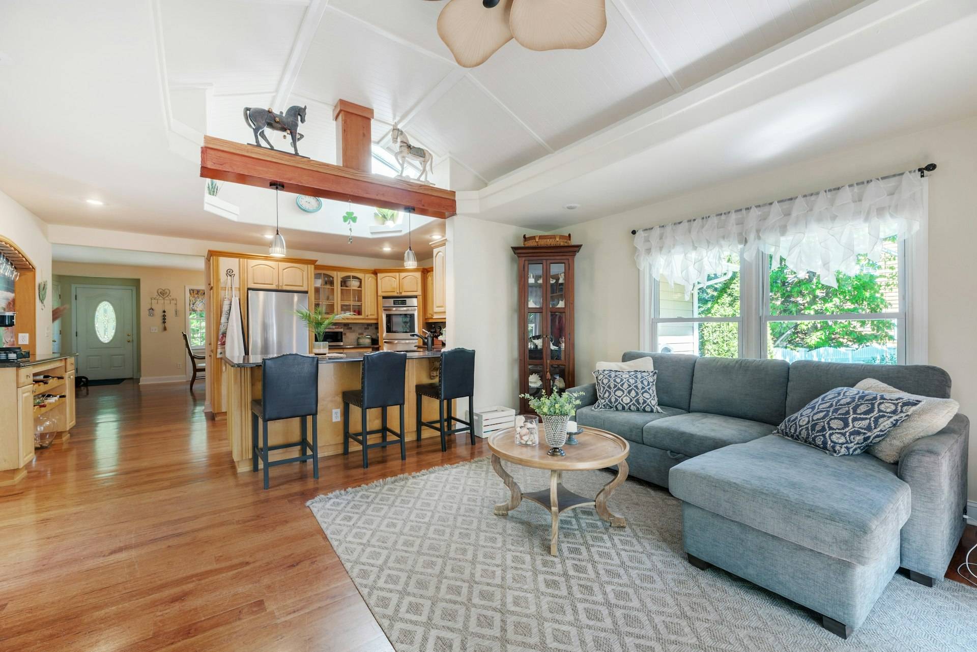 21 Jones Road Hampton Bays, NY 11946 - Photo 6 of 28 Gallery Image 6
